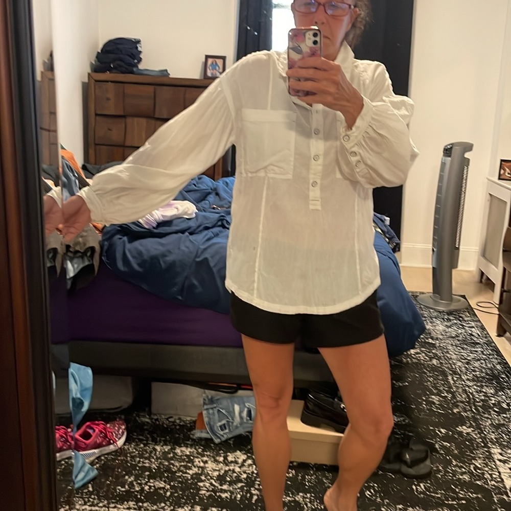 Free People White button up with Balloon sleeves  size xs
